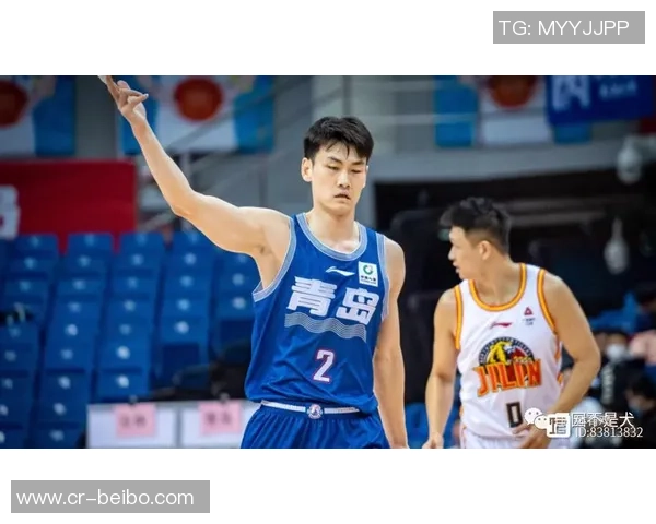 哈克斯替补登场26分钟高效表现14投9中斩获21分3篮板2助攻